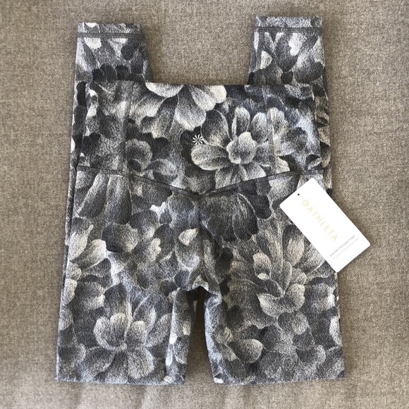 Worn once! - ATHLETA Elation High-Rise 7/8 Textured Tight - Picture 6 of 9